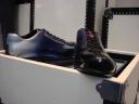 Herrenschuhe aus changierendem Lackleder bei Prada