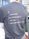 Max im korrekten Code-Shirt