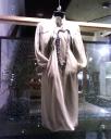 Kleid und Blouson bei Chegini, vermutlich Rick Ownes