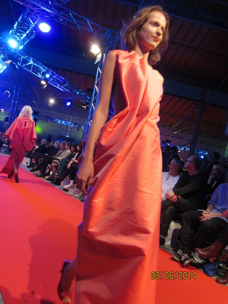 red_dress